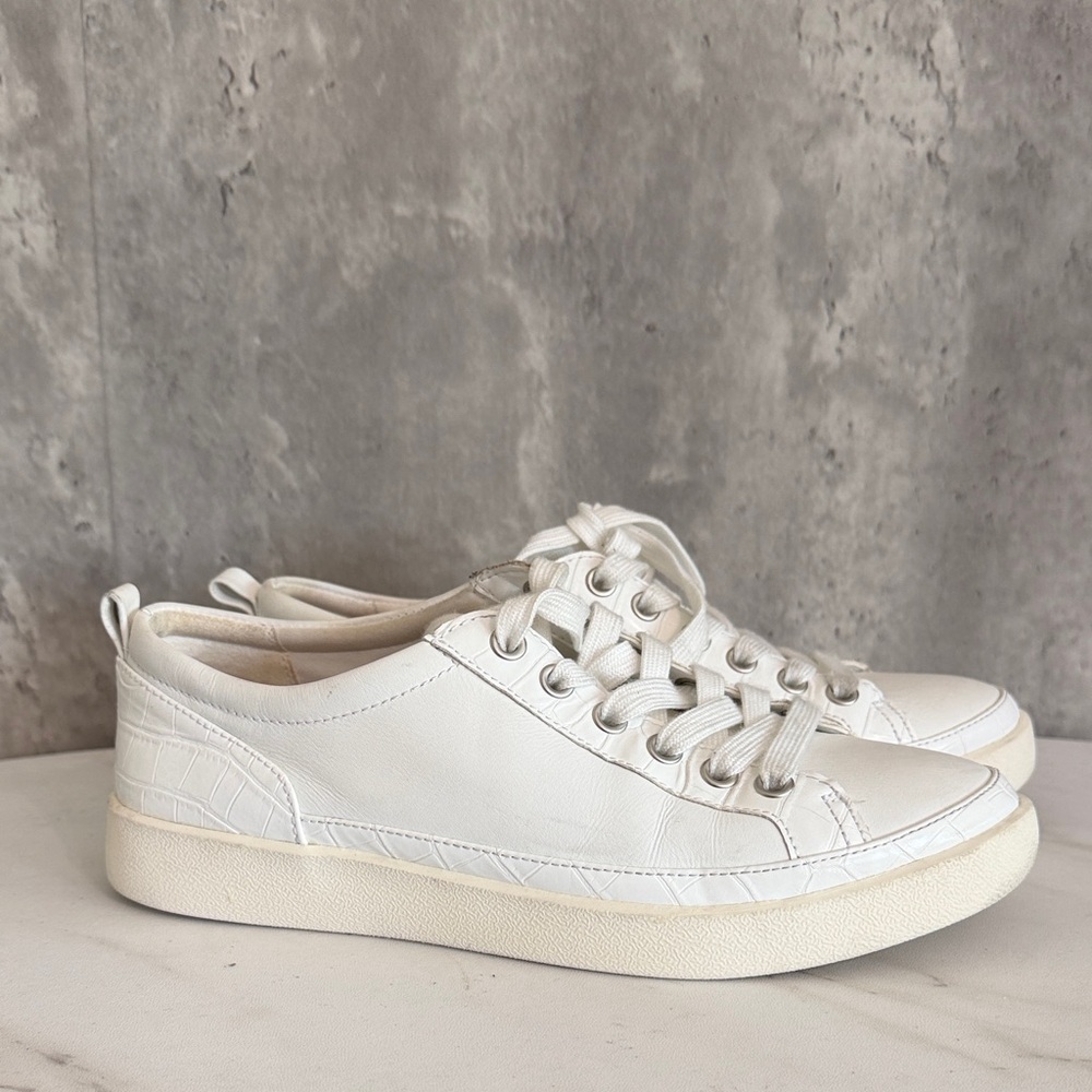 Vionic winny White Low-Top Women's Leather Sneakers sz 7.5